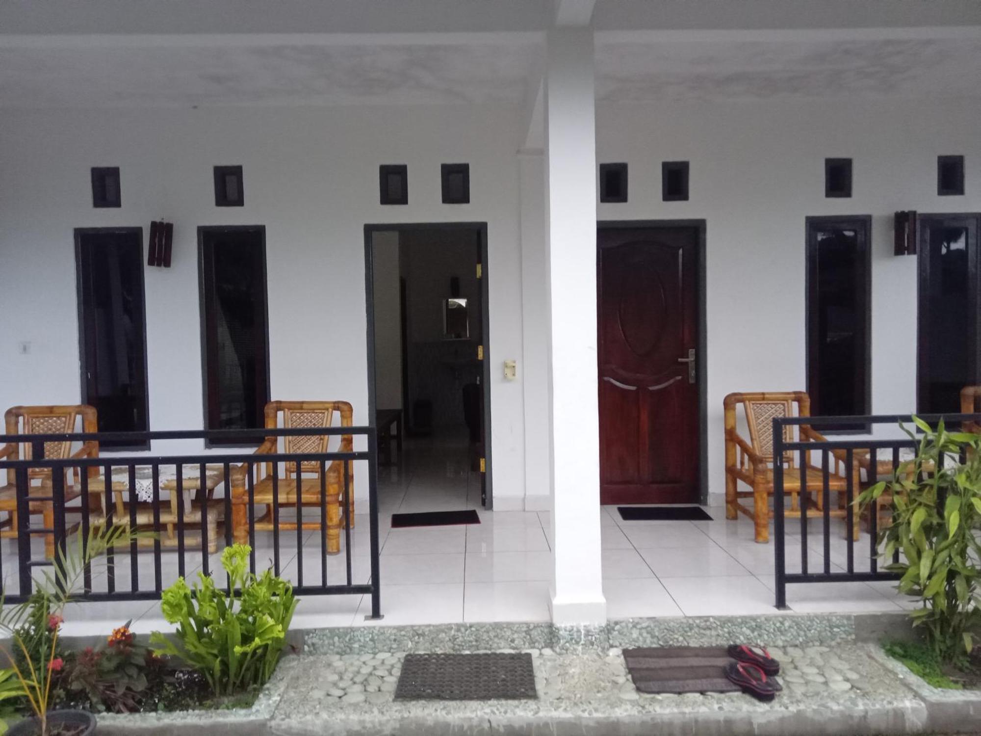 Eja Guest House แอนเด ภายนอก รูปภาพ